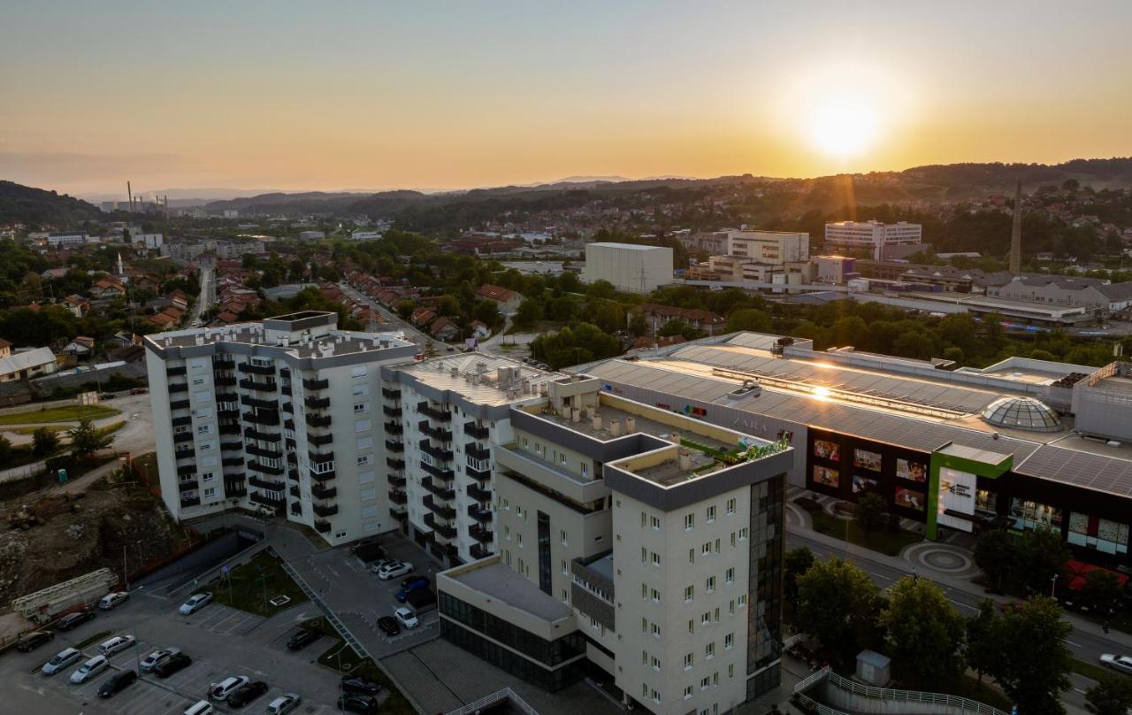 Vesta Apartment Tuzla - Across Bcc Shopping Mall エクステリア 写真